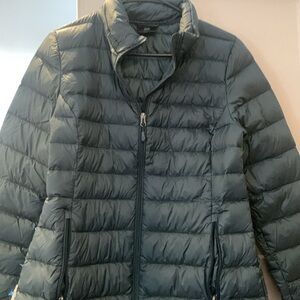 Women’s Packable Jacket Size. Medium
